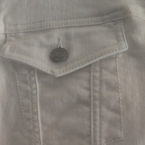 Authentic Gap White Denim Jacket - Picture 9 of 9